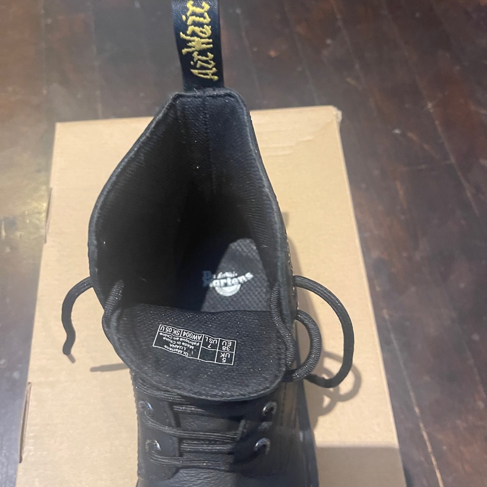 Doc Martens - Picture 7 of 7